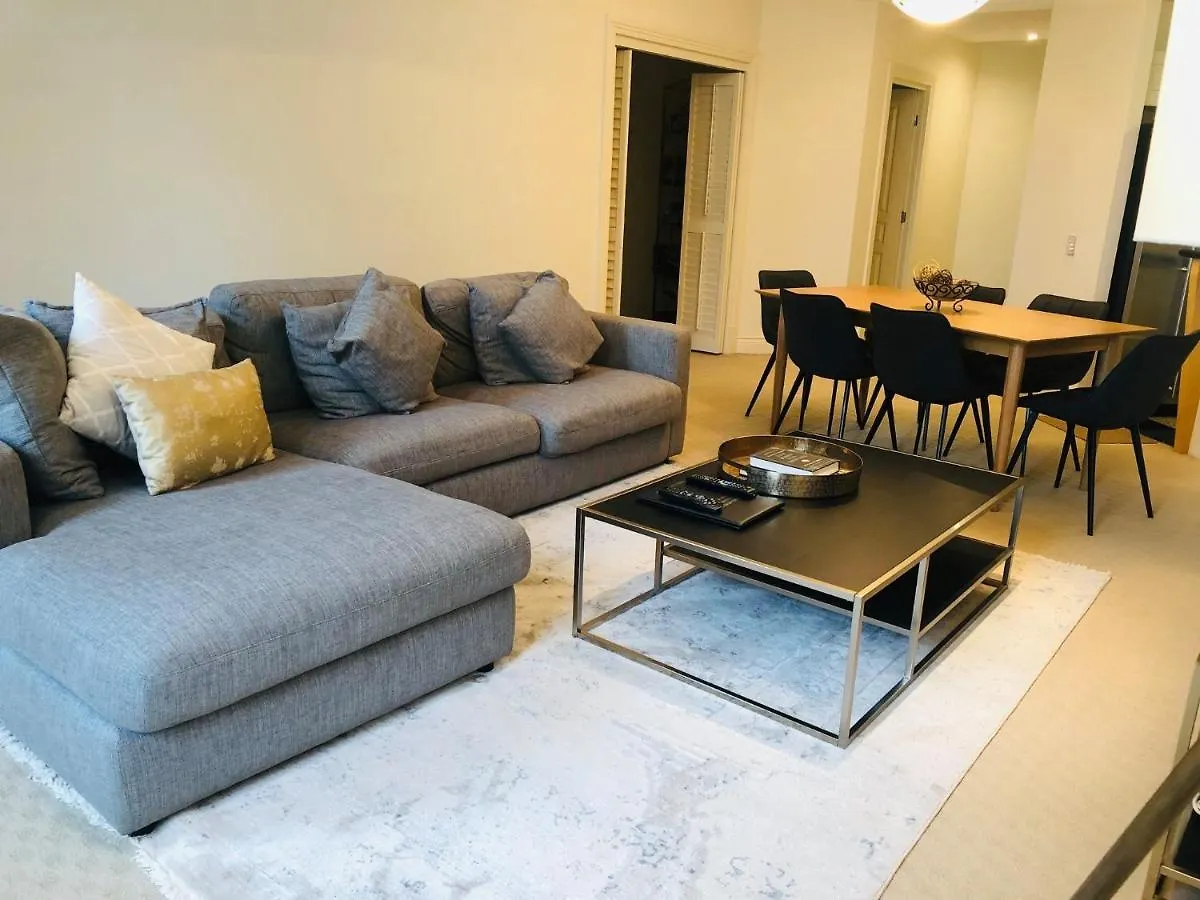 **** Aparthotel Macarthur Chambers Brisbane Australia