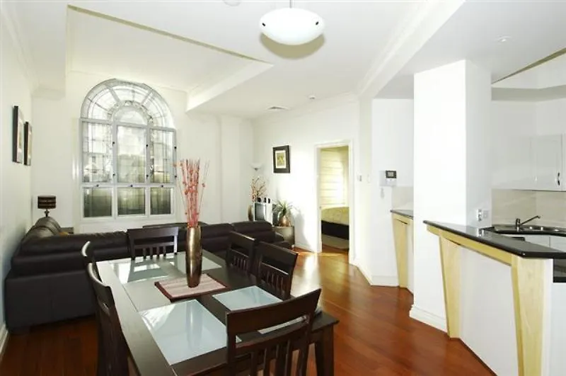 **** Aparthotel Macarthur Chambers Brisbane Australia
